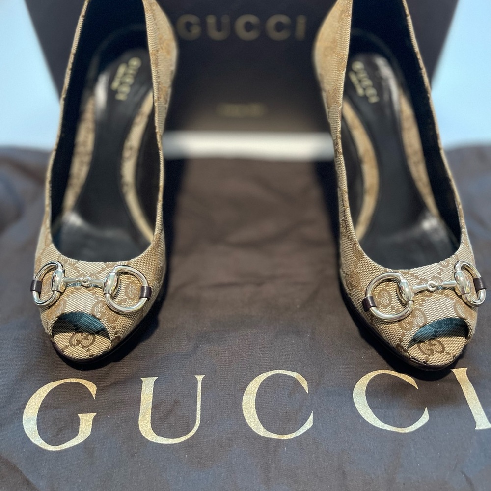Gucci Monogrammed GG Open Toe Pump Heels Size 37 1/2 100% Authentic with Box